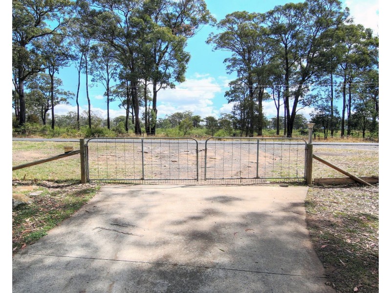 19 Mitchell Pl, Douglas Park NSW 2569