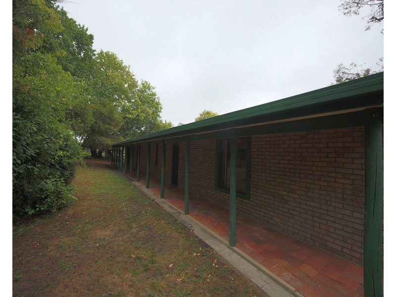 40 Nixon Rd, Thirlmere NSW 2572