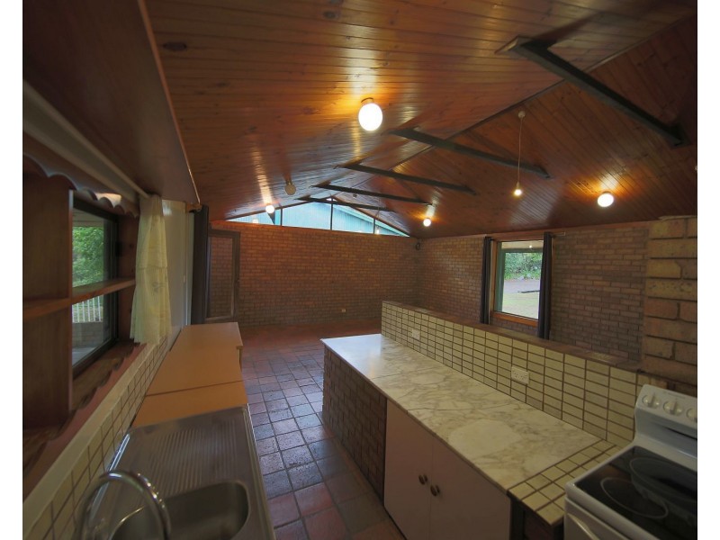 40 Nixon Rd, Thirlmere NSW 2572