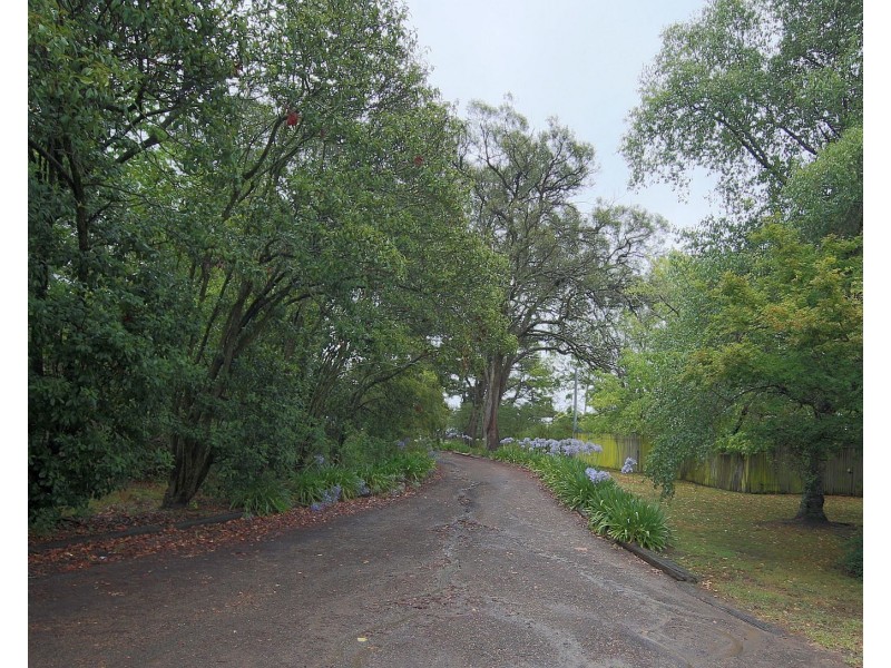 40 Nixon Rd, Thirlmere NSW 2572