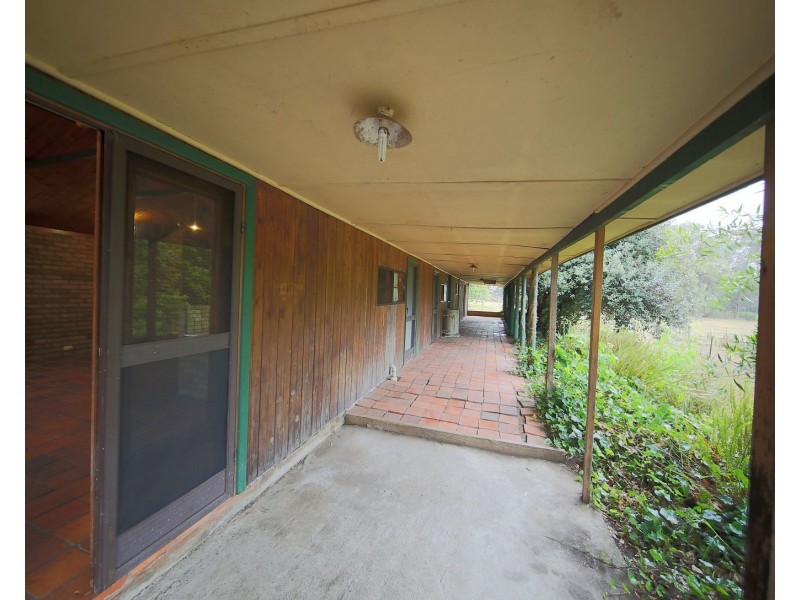 40 Nixon Rd, Thirlmere NSW 2572