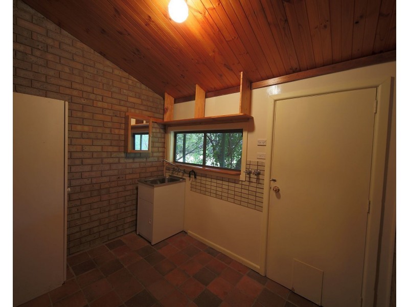 40 Nixon Rd, Thirlmere NSW 2572