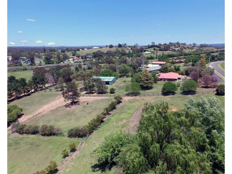 35 McWilliam Dr, Douglas Park NSW 2569