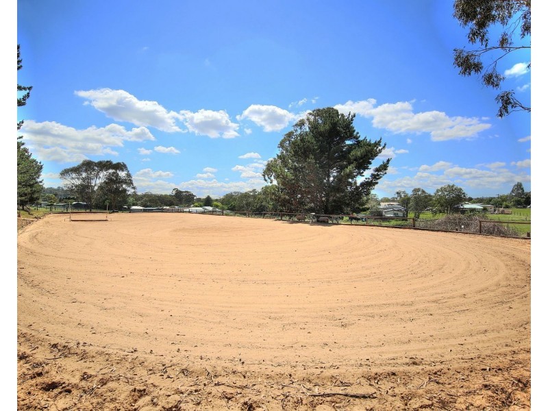 35 McWilliam Dr, Douglas Park NSW 2569