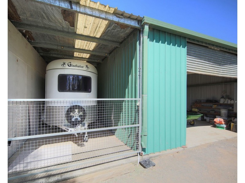 35 McWilliam Dr, Douglas Park NSW 2569