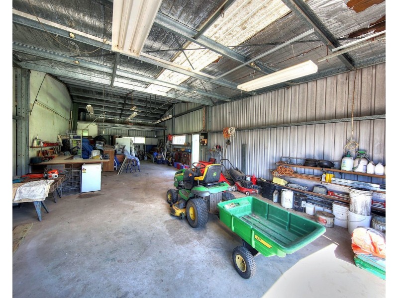 35 McWilliam Dr, Douglas Park NSW 2569