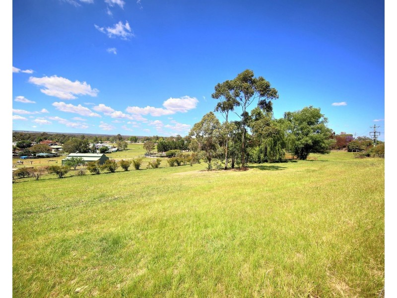 35 McWilliam Dr, Douglas Park NSW 2569