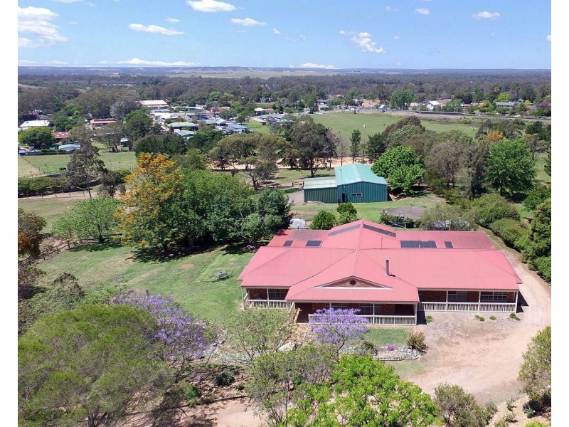 35 McWilliam Dr, Douglas Park NSW 2569