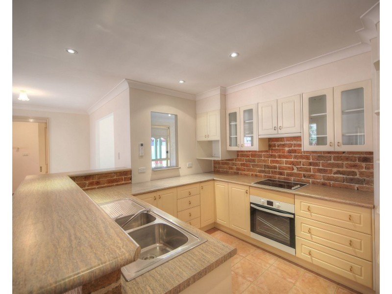 5 Robyn Pl, Tahmoor NSW 2573