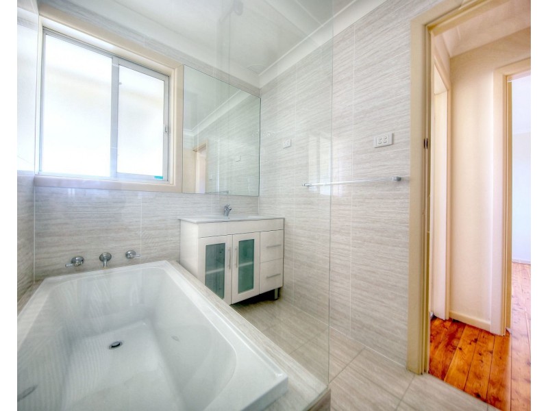 37 Hill St, Picton NSW 2571