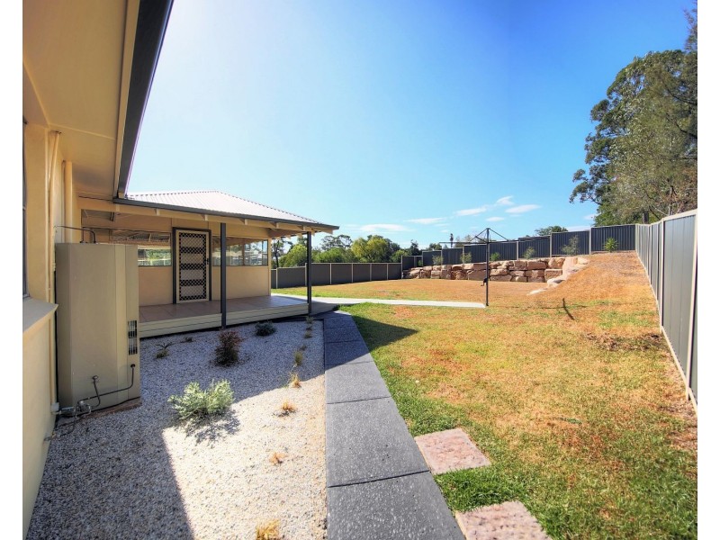 37 Hill St, Picton NSW 2571