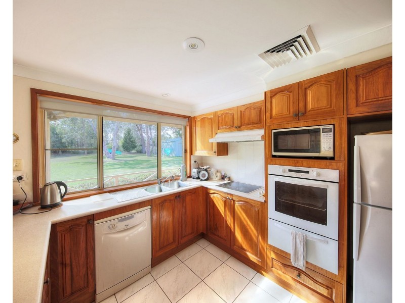 3 Jan St, Picton NSW 2571