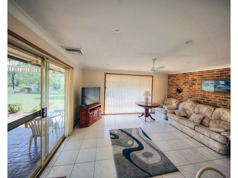 3 Jan St, Picton NSW 2571