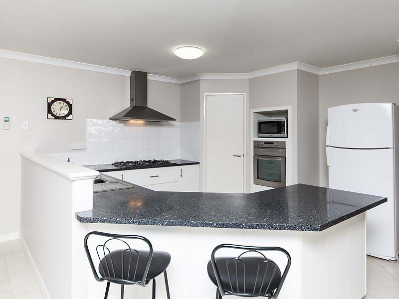 354 Oakmont Avenue, Meadow Springs WA 6210