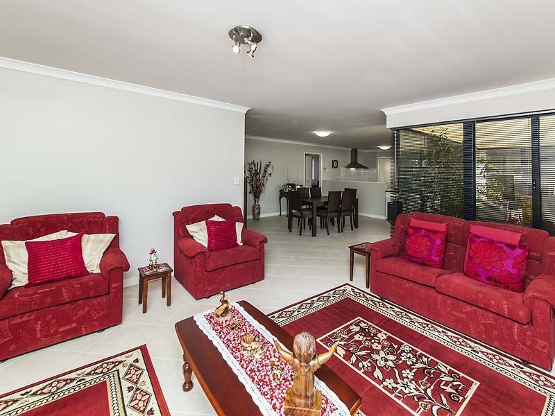 354 Oakmont Avenue, Meadow Springs WA 6210