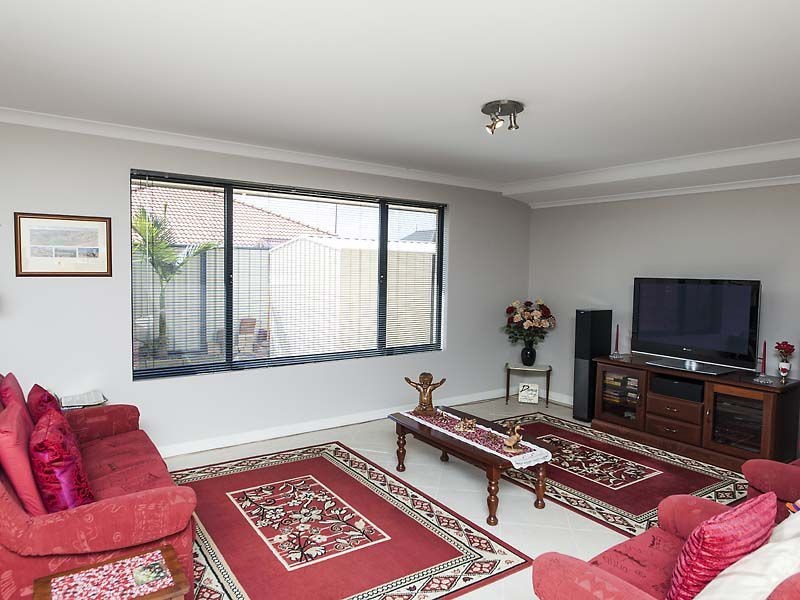 354 Oakmont Avenue, Meadow Springs WA 6210