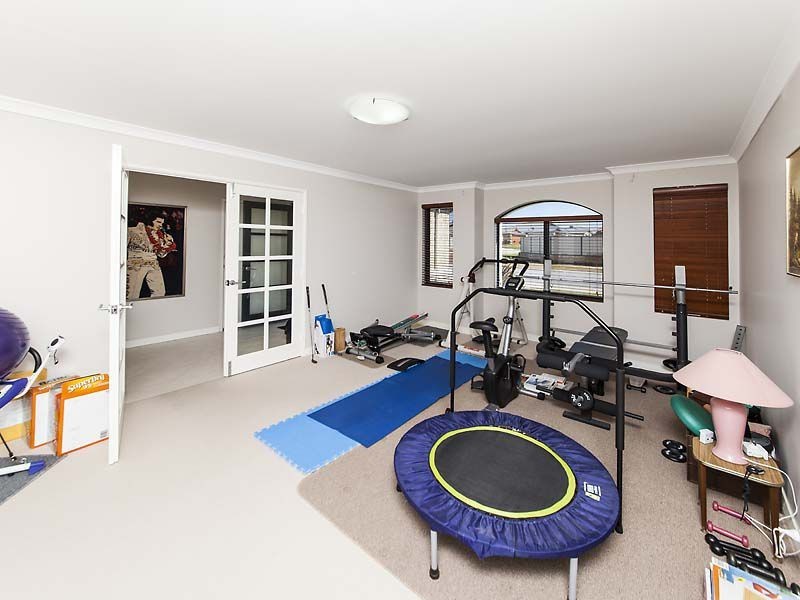 354 Oakmont Avenue, Meadow Springs WA 6210