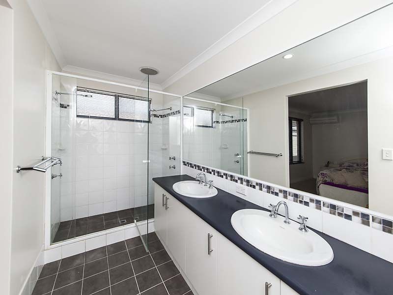 354 Oakmont Avenue, Meadow Springs WA 6210