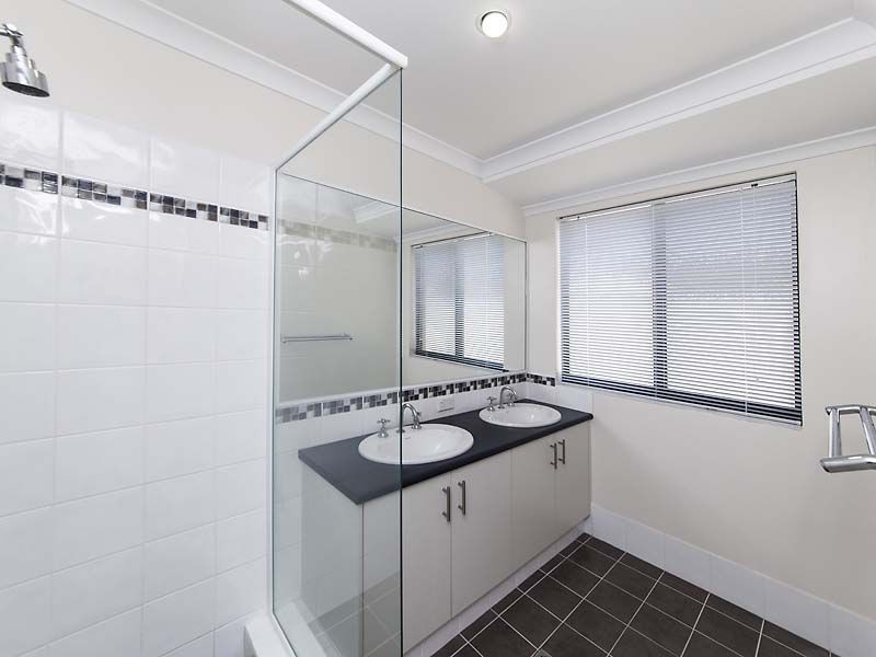 354 Oakmont Avenue, Meadow Springs WA 6210