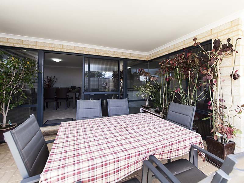 354 Oakmont Avenue, Meadow Springs WA 6210