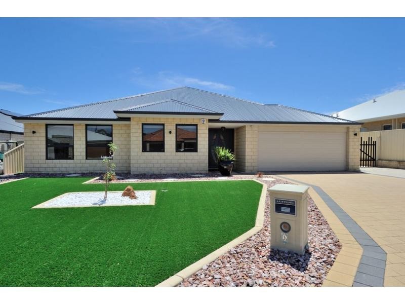 9 Arpenteur Turn, Madora Bay WA 6210