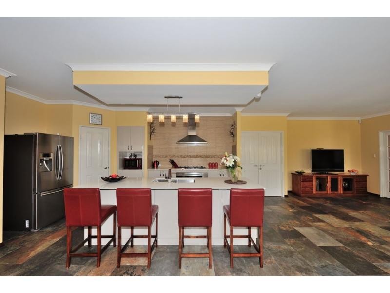 9 Arpenteur Turn, Madora Bay WA 6210