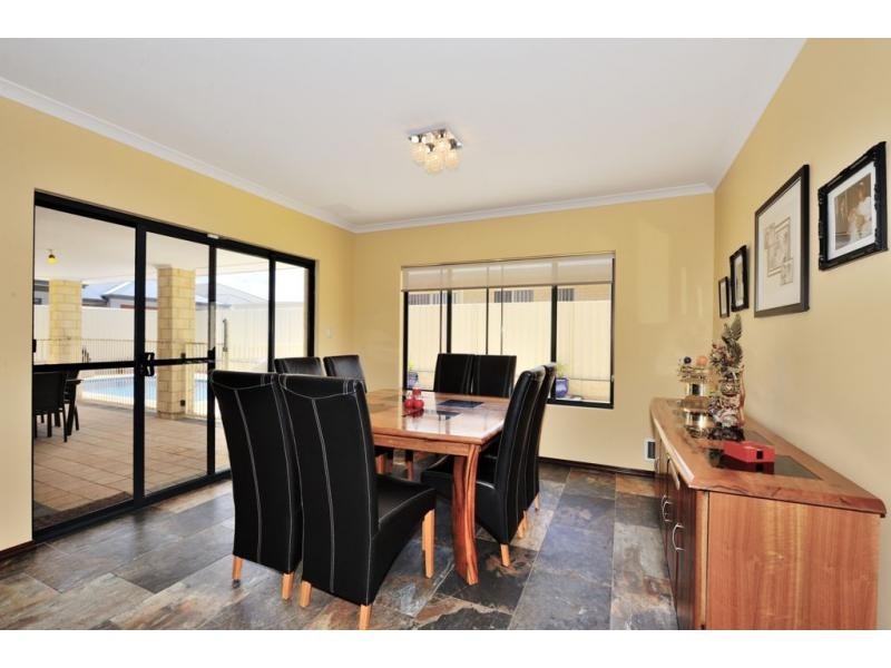 9 Arpenteur Turn, Madora Bay WA 6210