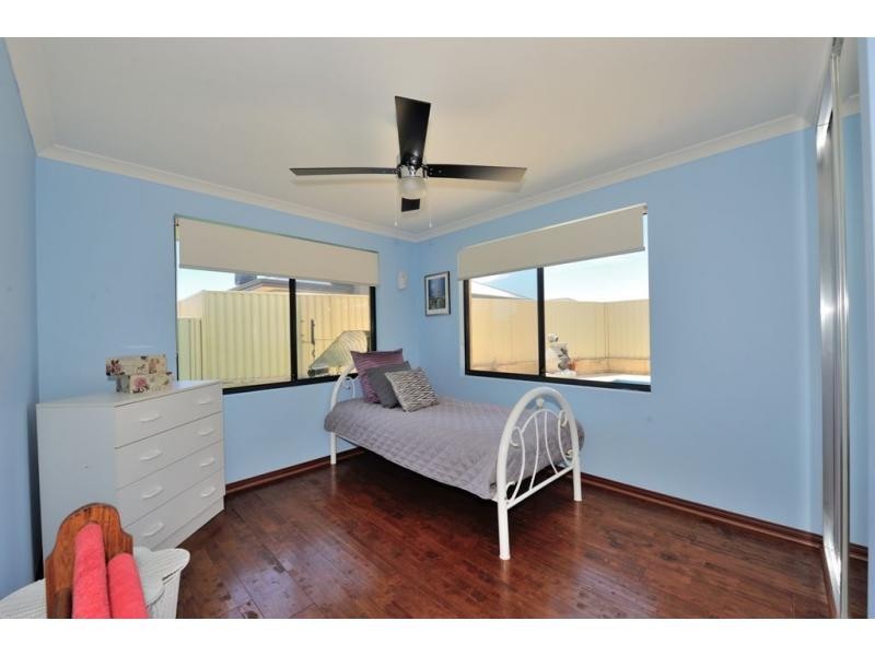 9 Arpenteur Turn, Madora Bay WA 6210