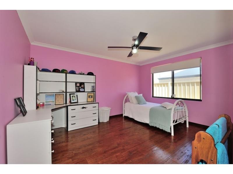 9 Arpenteur Turn, Madora Bay WA 6210