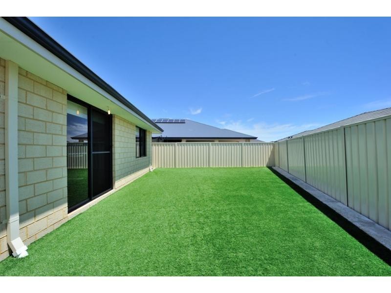 9 Arpenteur Turn, Madora Bay WA 6210