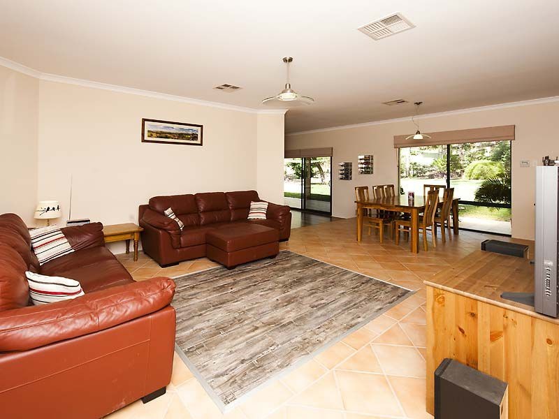16 Tincombe Grove, Baldivis WA 6171