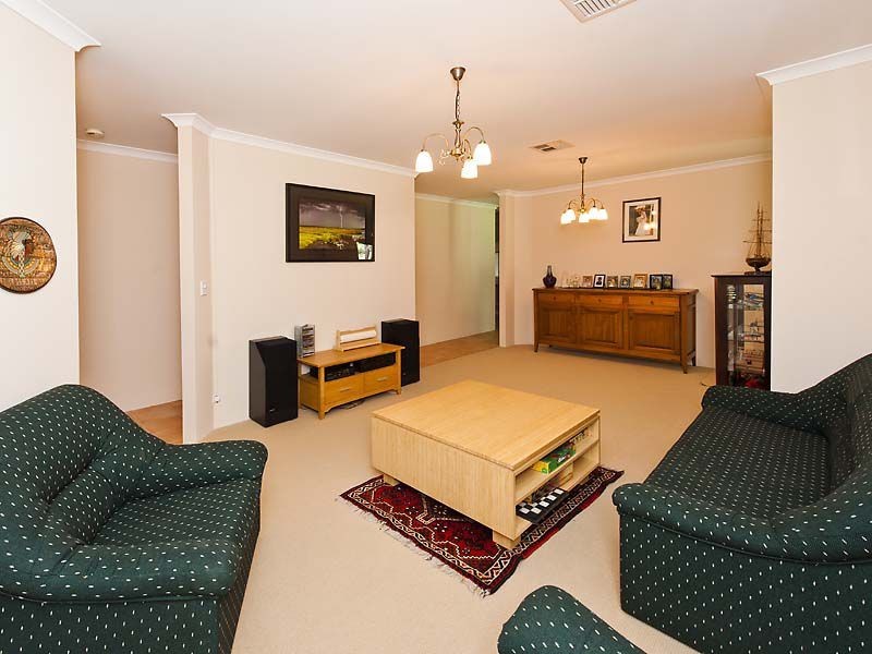16 Tincombe Grove, Baldivis WA 6171