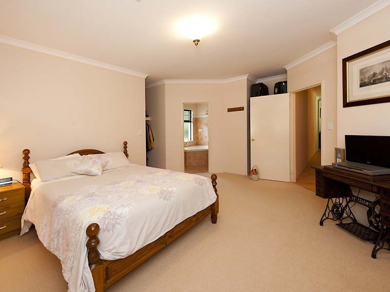 16 Tincombe Grove, Baldivis WA 6171
