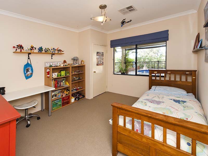 16 Tincombe Grove, Baldivis WA 6171