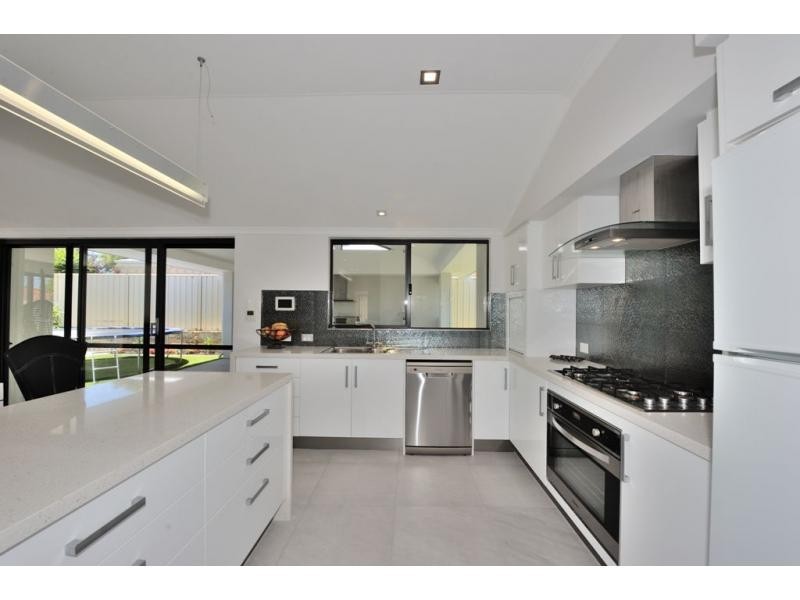 14 Calilly Way, Baldivis WA 6171