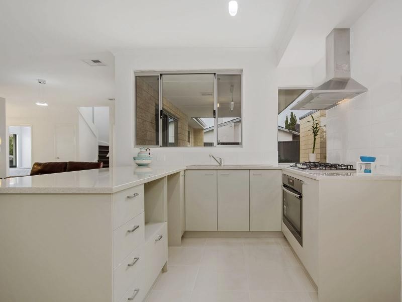 8A George Street, Rockingham WA 6168