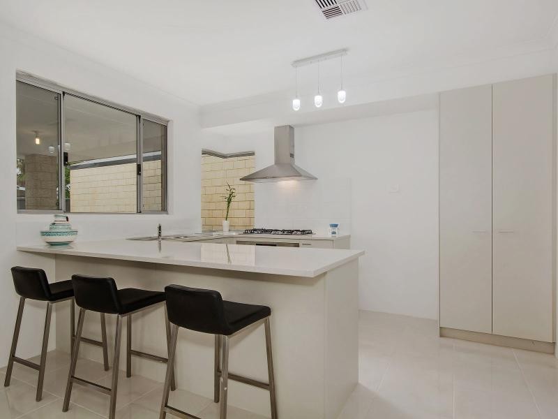 8A George Street, Rockingham WA 6168