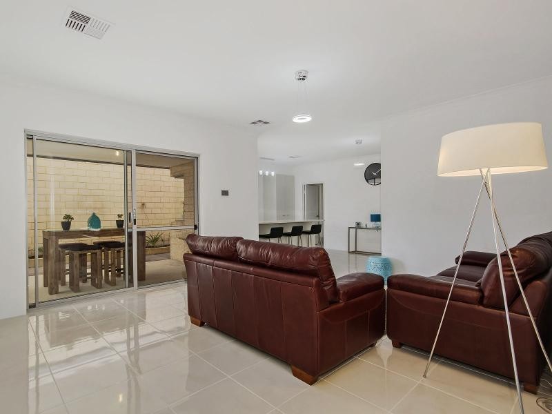 8A George Street, Rockingham WA 6168