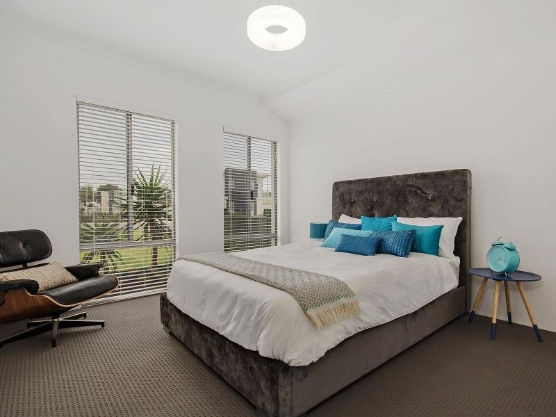 8A George Street, Rockingham WA 6168