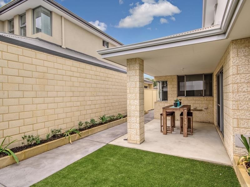 8A George Street, Rockingham WA 6168