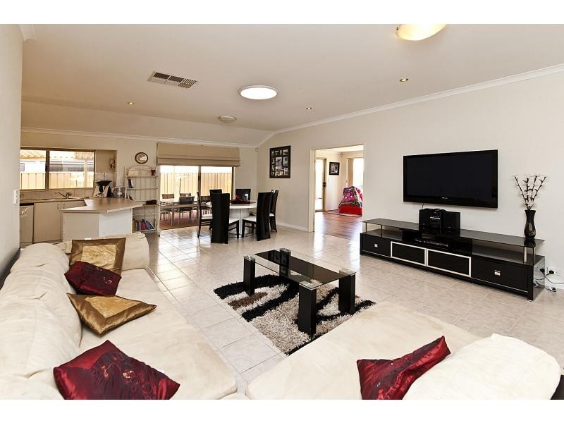 59 Monaghan Circle, Darch WA 6065