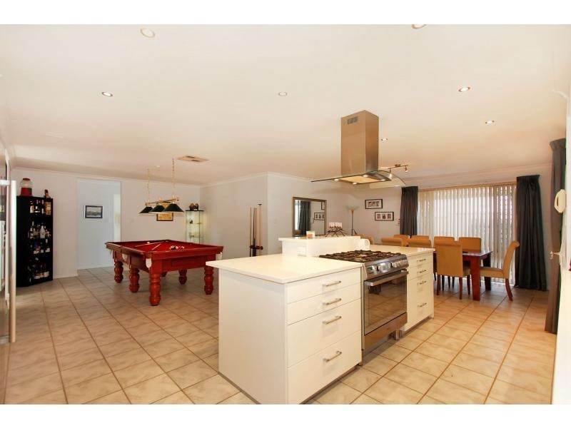 19 Seabrook Place, Success WA 6164