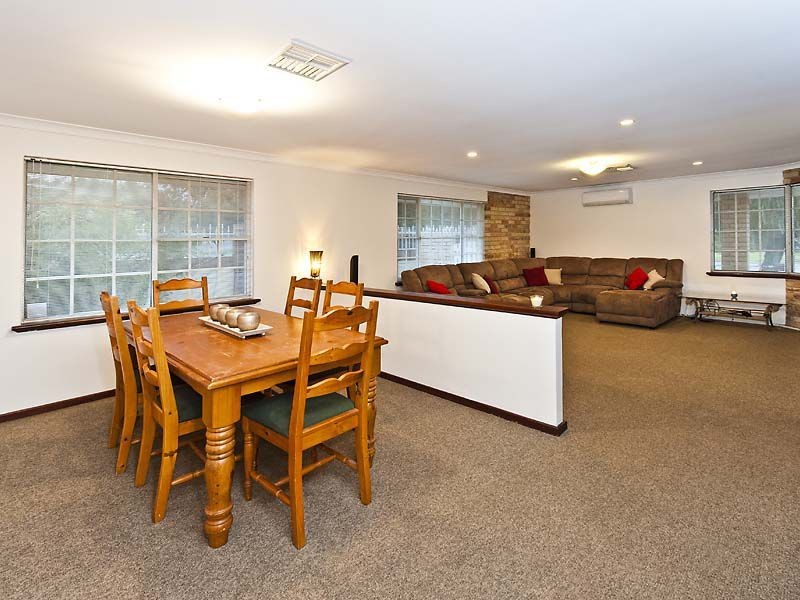 19 Hawker Street, Safety Bay WA 6169