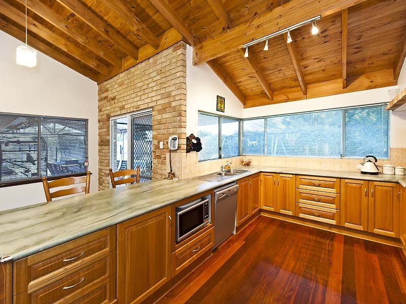 19 Hawker Street, Safety Bay WA 6169