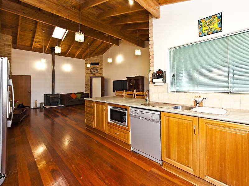 19 Hawker Street, Safety Bay WA 6169