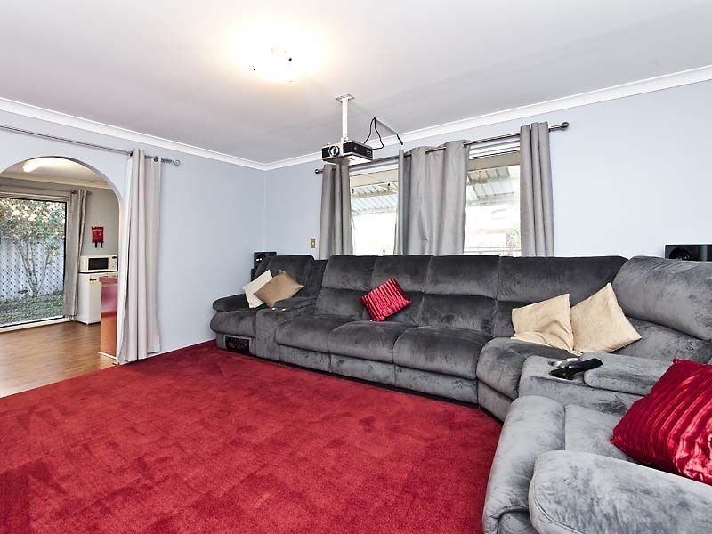 19 Hawker Street, Safety Bay WA 6169