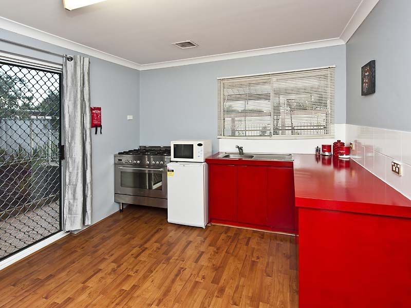 19 Hawker Street, Safety Bay WA 6169