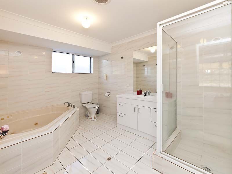 19 Hawker Street, Safety Bay WA 6169