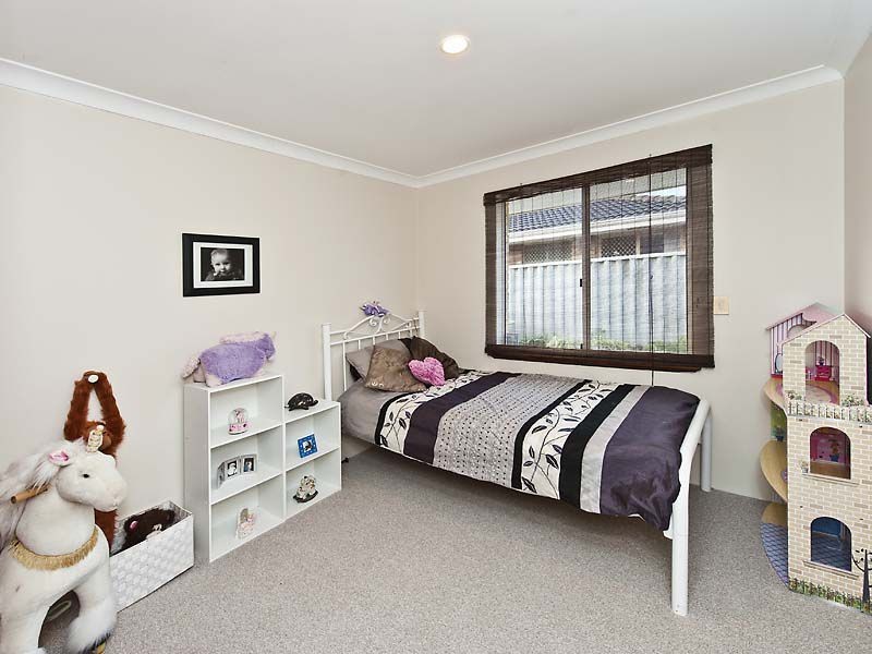 19 Hawker Street, Safety Bay WA 6169