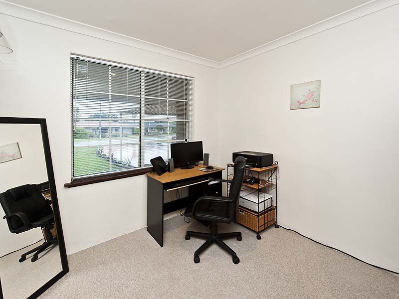 19 Hawker Street, Safety Bay WA 6169